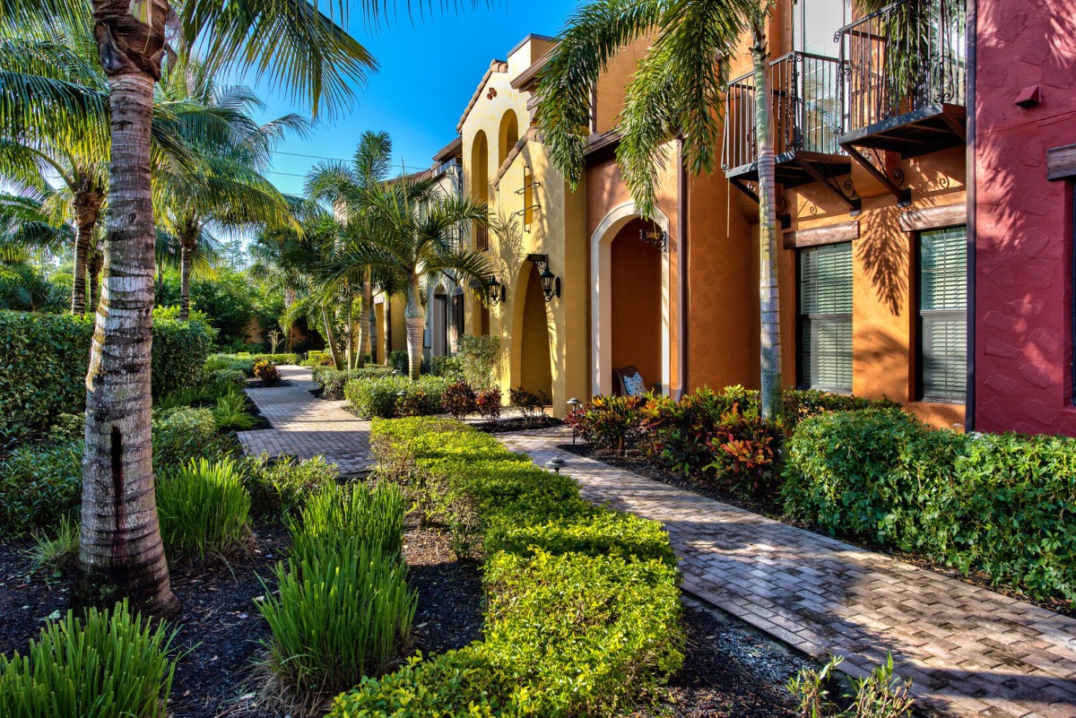 Albion — Lely Golf Estates