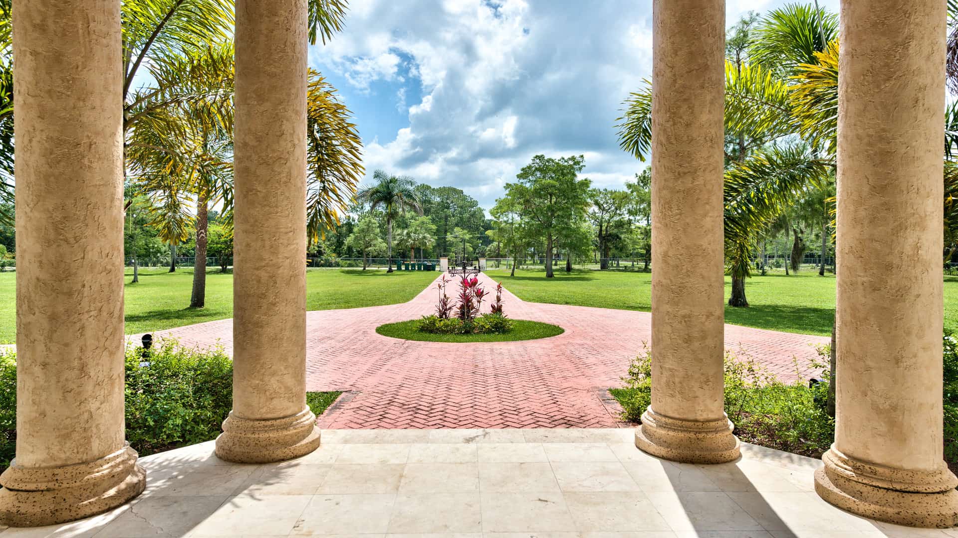 How to Rent Luxury Homes & Real Estate